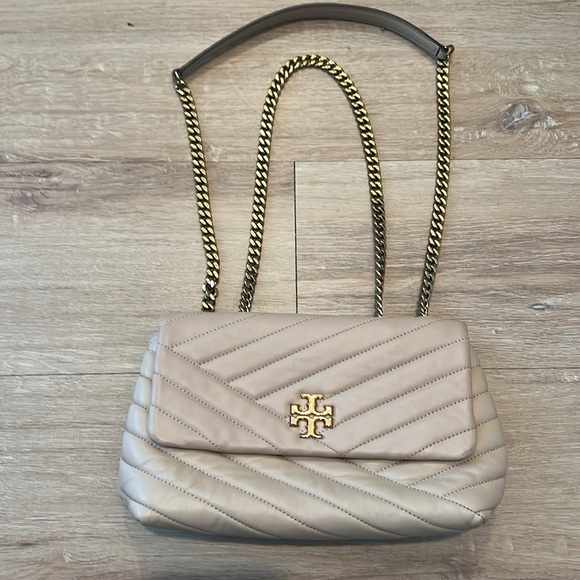 Tory Burch Small KIRA Chevron Shoulder Nappa Leather Bag Devon Sand $548 - Picture 2 of 13